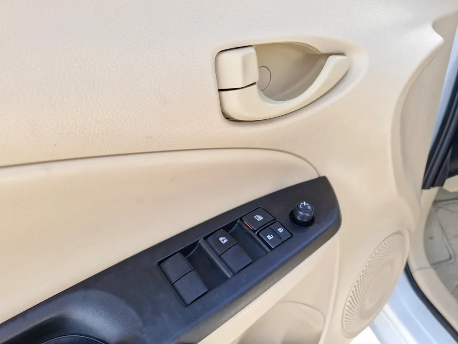 2022 Toyota Yaris  Y 