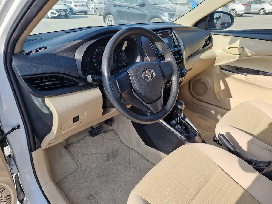 2022 Toyota Yaris  Y 