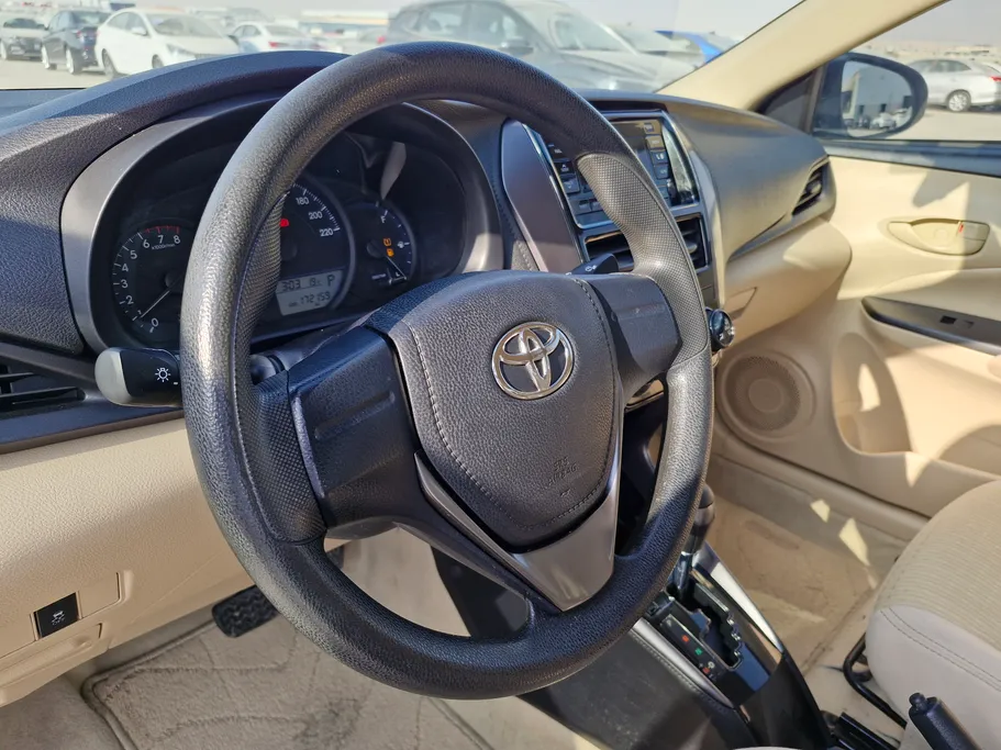 2022 Toyota Yaris  Y 