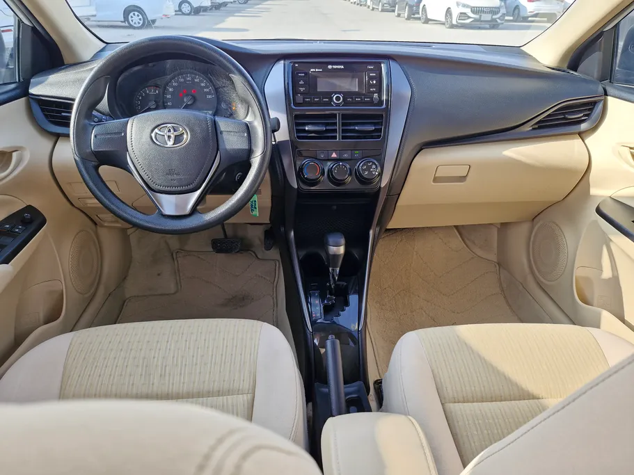 2022 Toyota Yaris  Y 