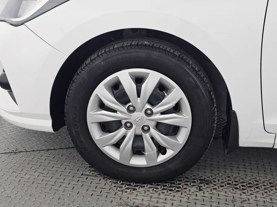 2022 Hyundai Accent Smart 