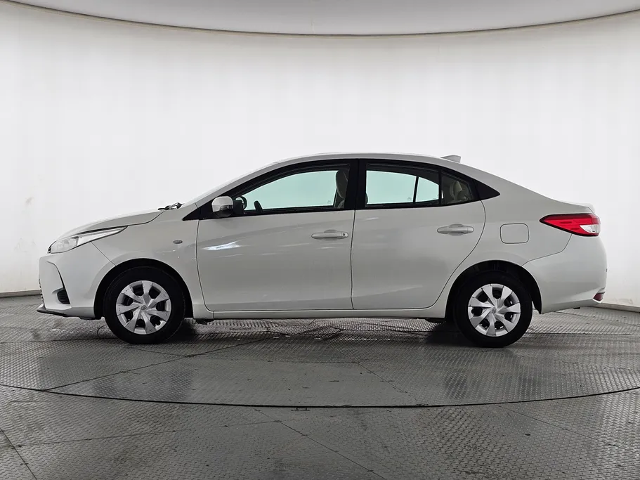 2021 Toyota Yaris  Y 