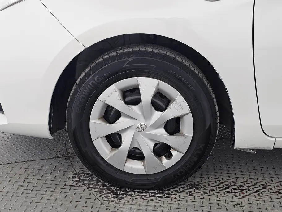 2021 Toyota Yaris  Y 