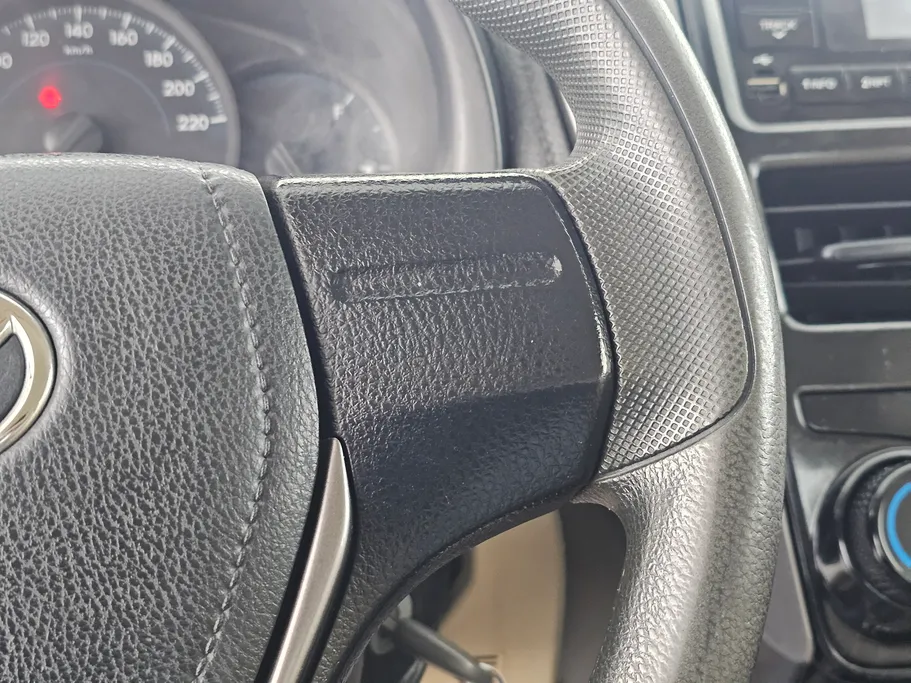 2021 Toyota Yaris  Y 