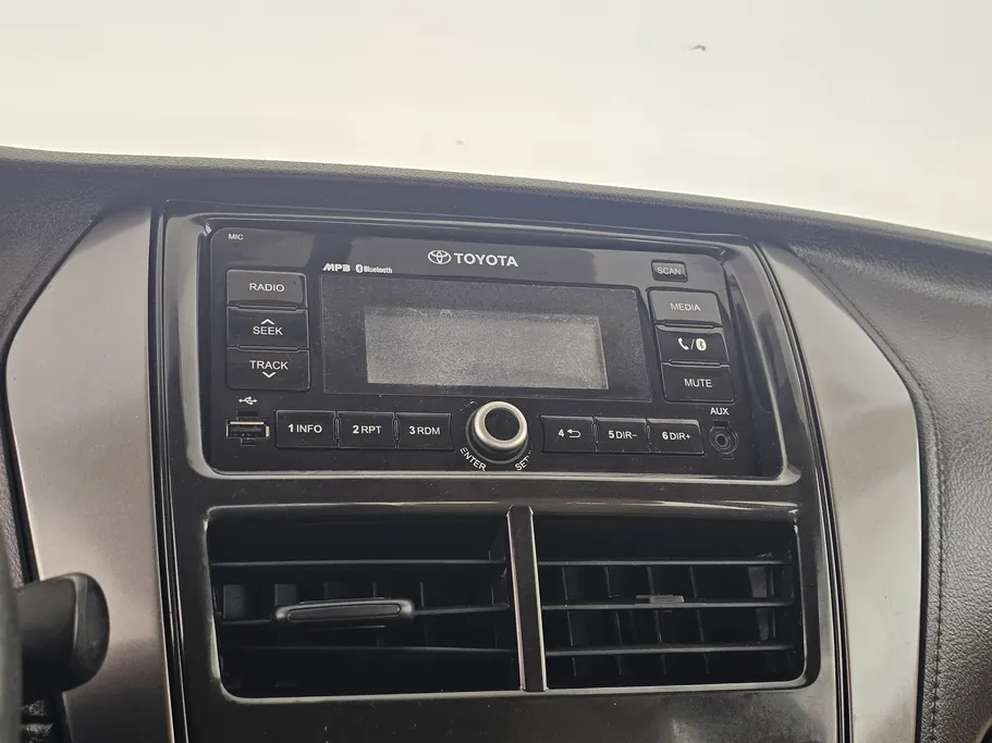 2021 Toyota Yaris  Y 