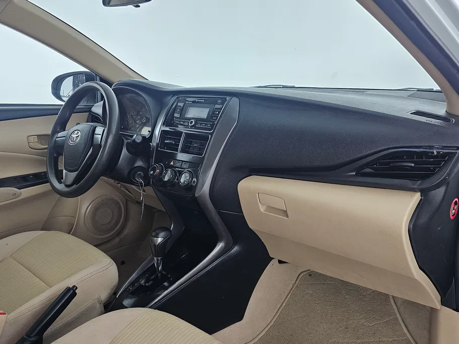 2021 Toyota Yaris  Y 