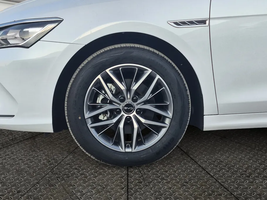 بي واي دي تشين بلس كمفورت 2025 