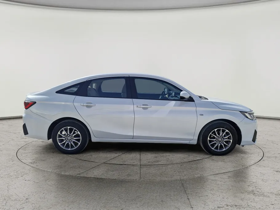 تويوتا يارس Y 2023 