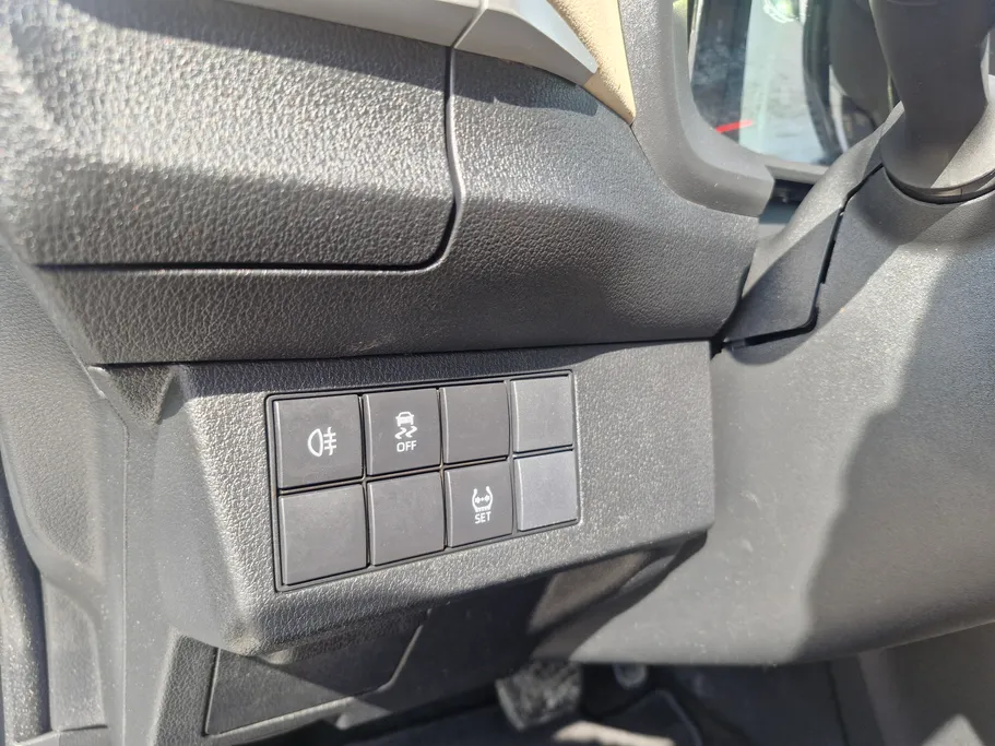 تويوتا يارس Y 2023 