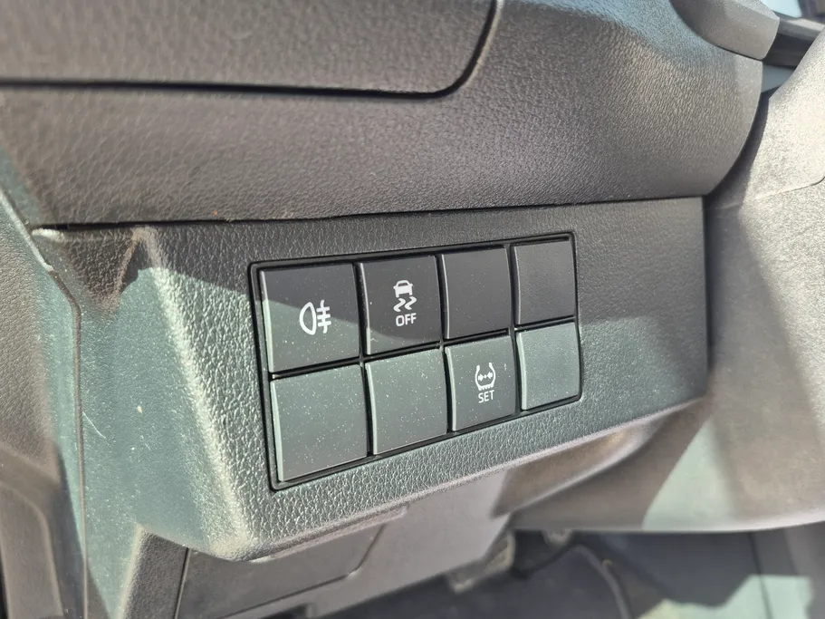 2024 Toyota Yaris  Y 