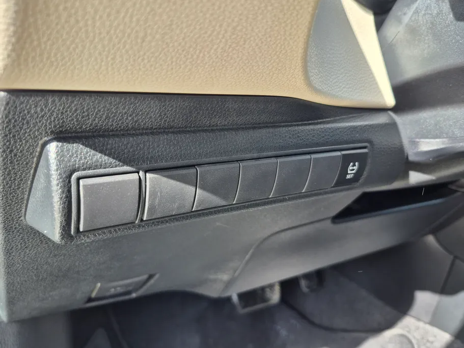 تويوتا كورولا XLI 2023 