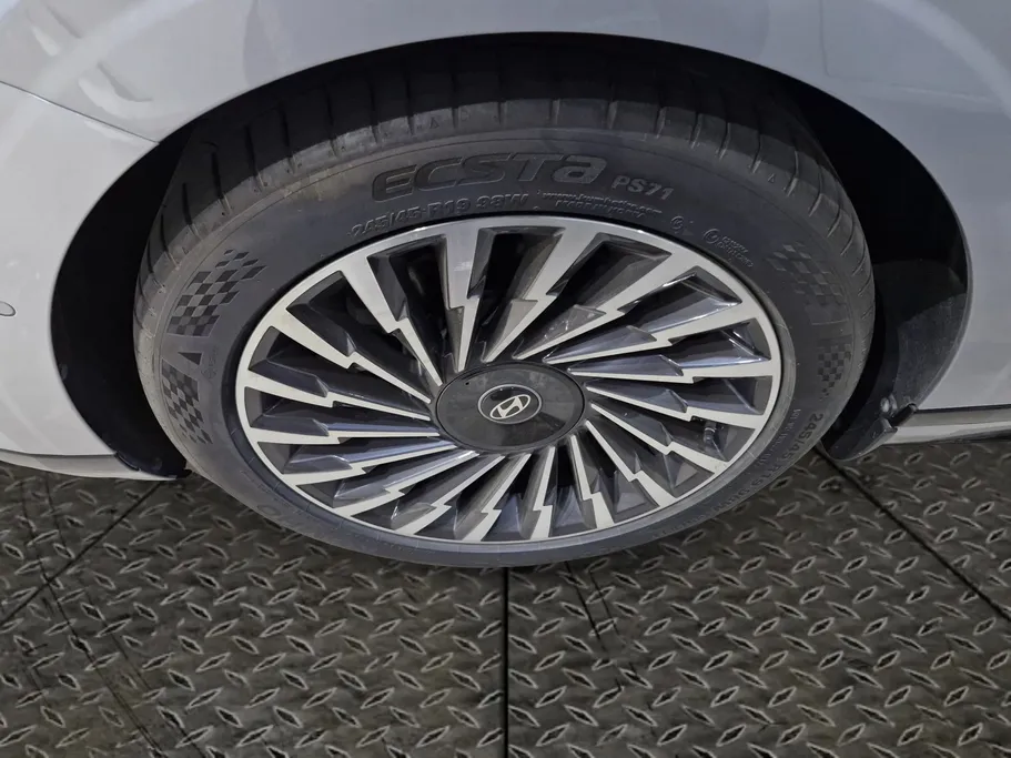 2024 Hyundai Azera calligraphy 