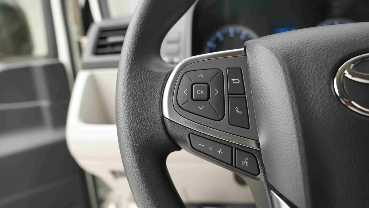 2026 Toyota Haice بضاعة سقف عالي 