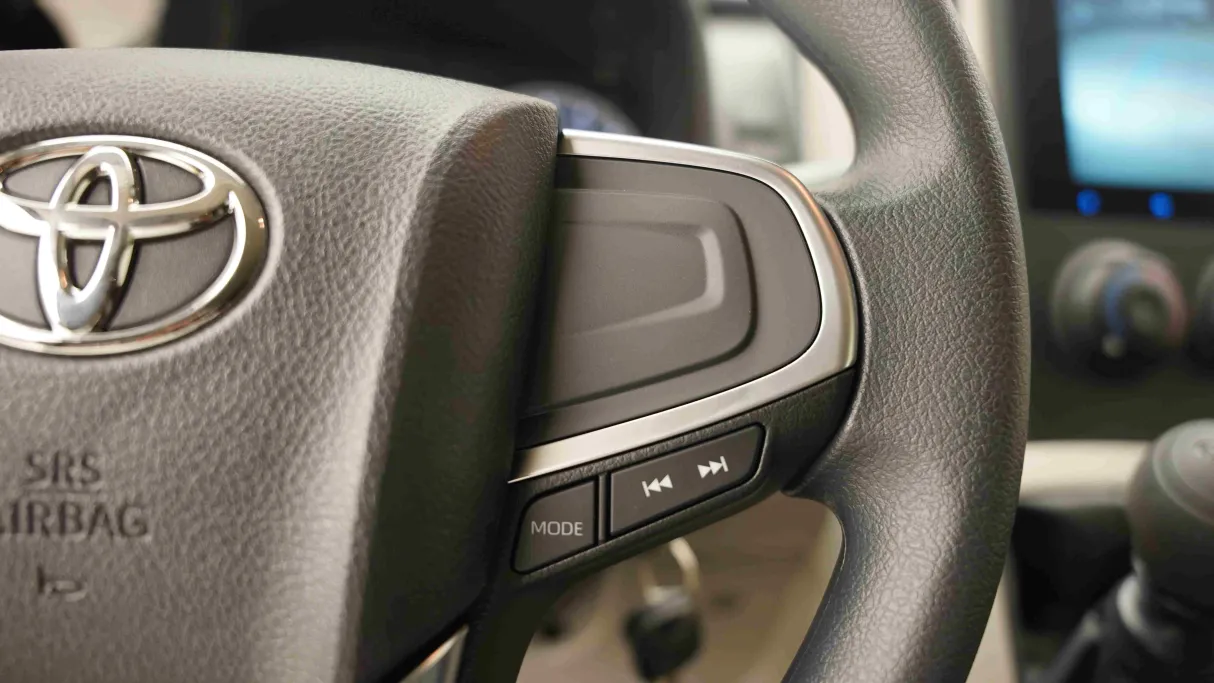 2026 Toyota Haice بضاعة سقف عالي 