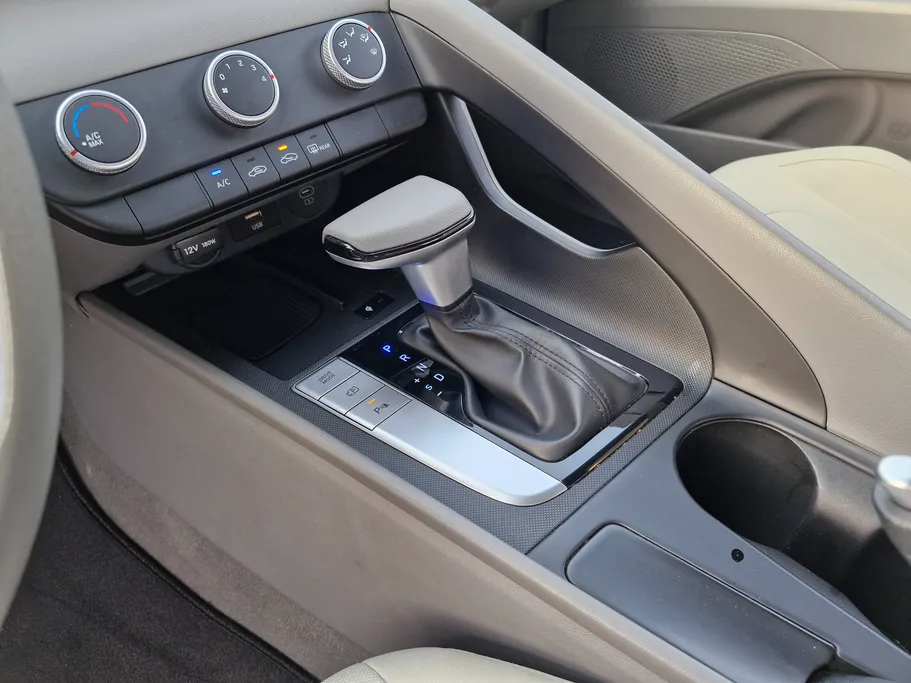 2024 Hyundai Elantra Fleet 