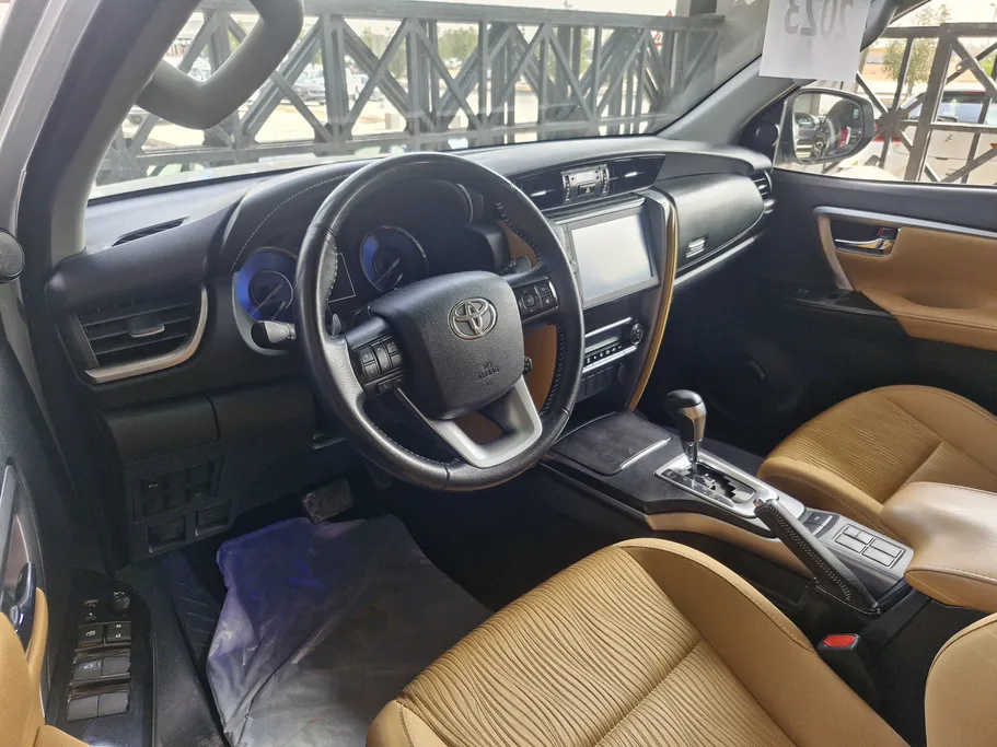 تويوتا فورتشنر VX 2023 