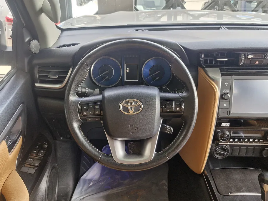 تويوتا فورتشنر VX 2023 