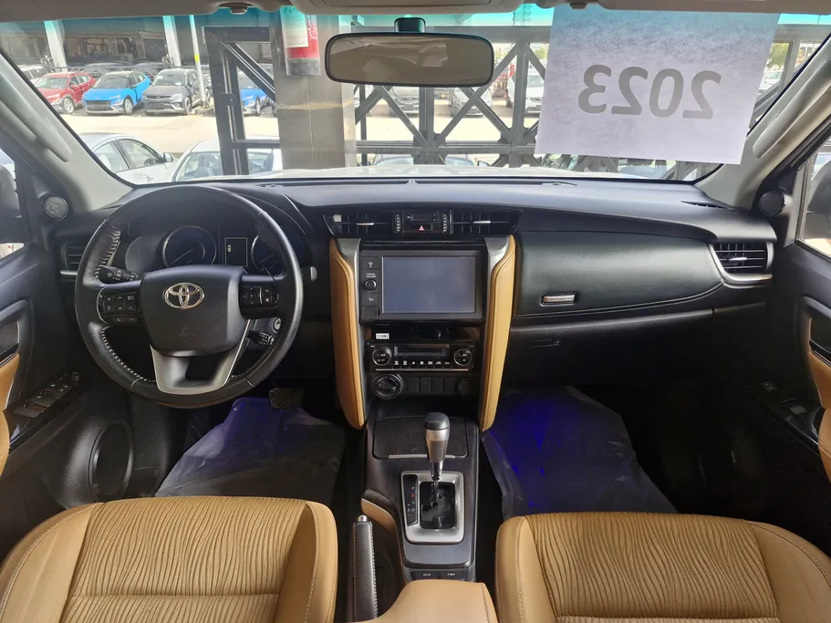 تويوتا فورتشنر VX 2023 