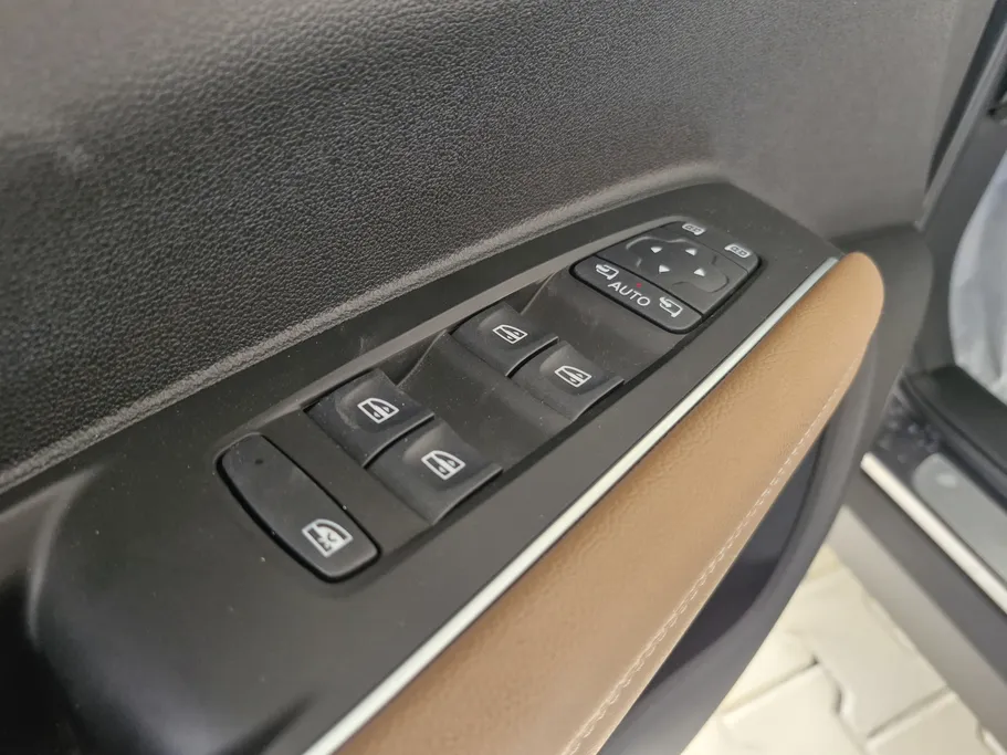 رينو كوليوس PE 2025 