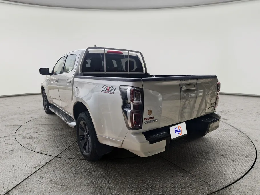 ايسوزو دي ماكس GT 2023 