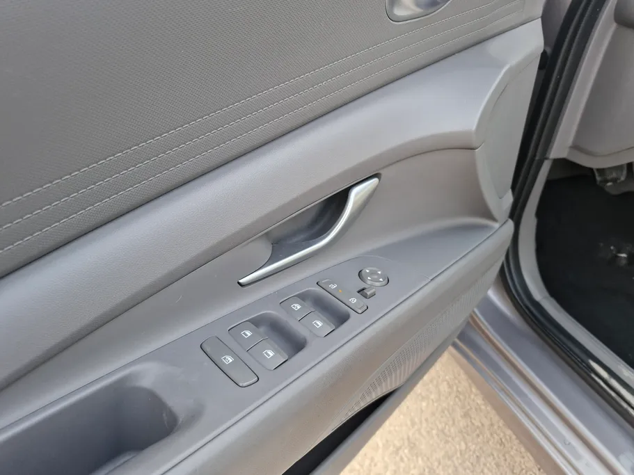 2024 Hyundai Elantra Fleet 