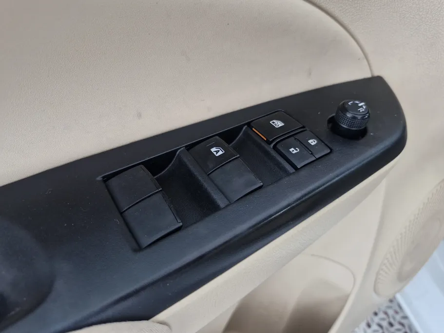 تويوتا يارس Y 2022 