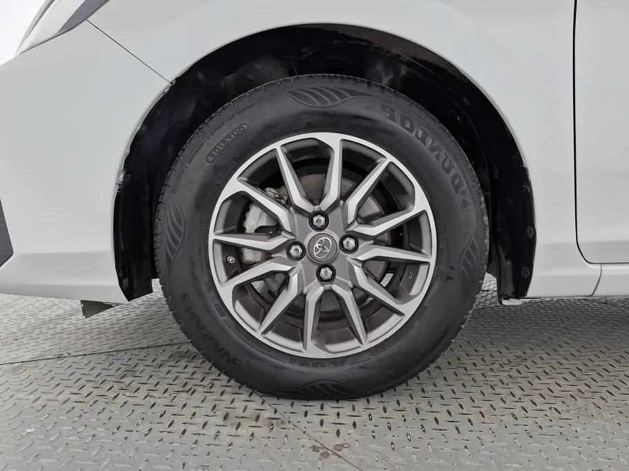 2023 Toyota Yaris  Y 