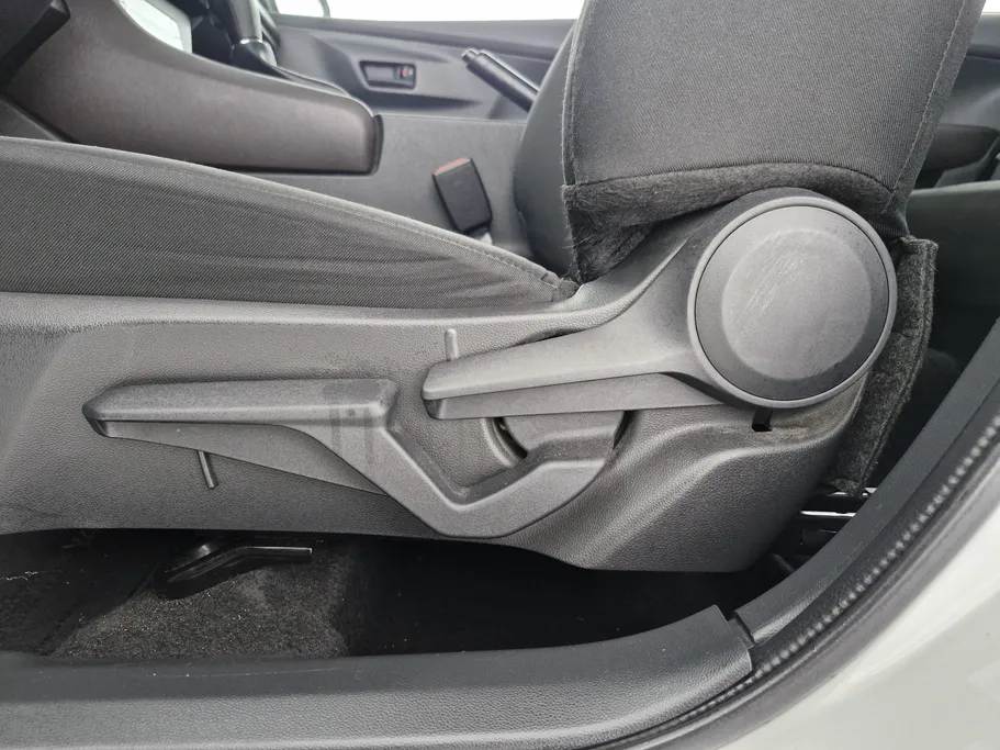 2023 Toyota Yaris  Y 