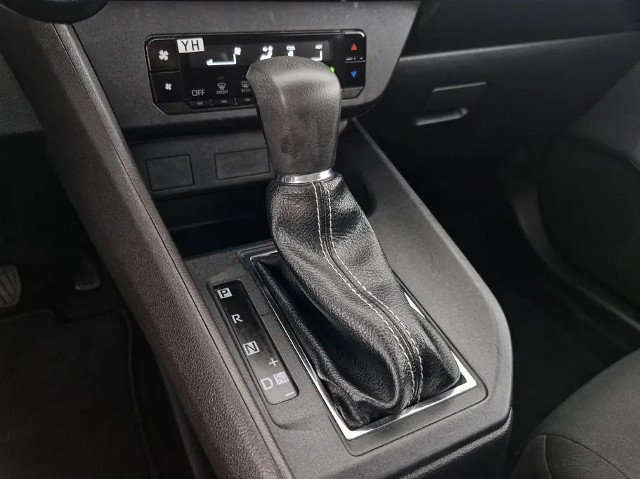 2023 Toyota Yaris  Y 