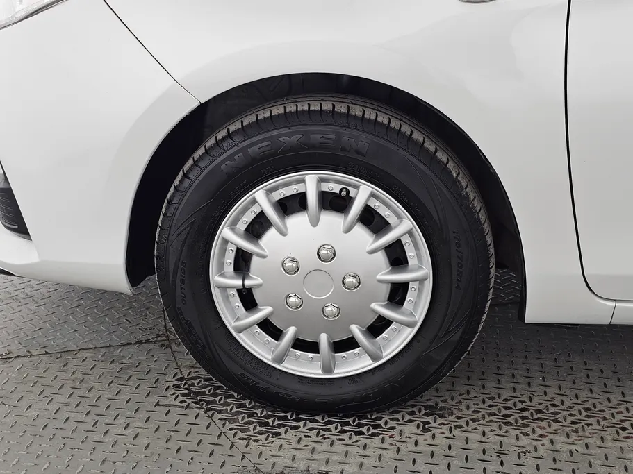 تويوتا يارس Y 2021 