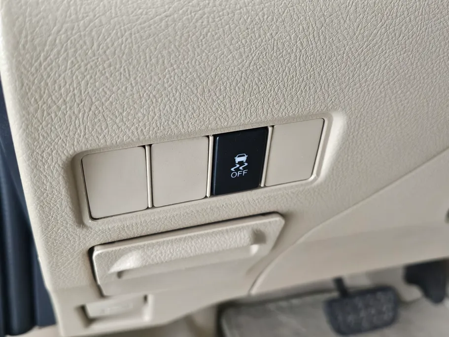 تويوتا يارس Y 2021 