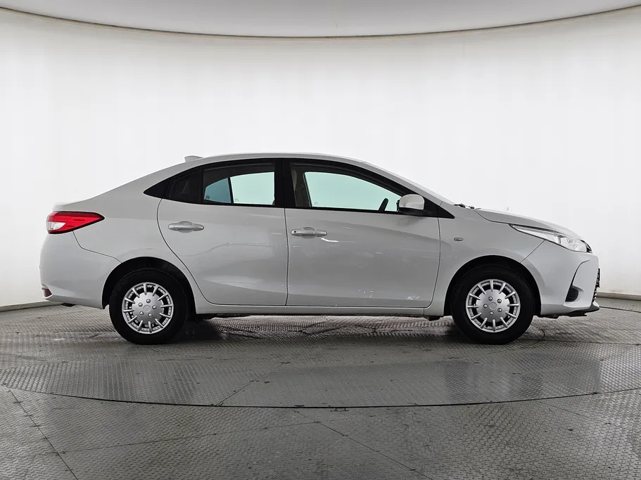 تويوتا يارس Y 2021 