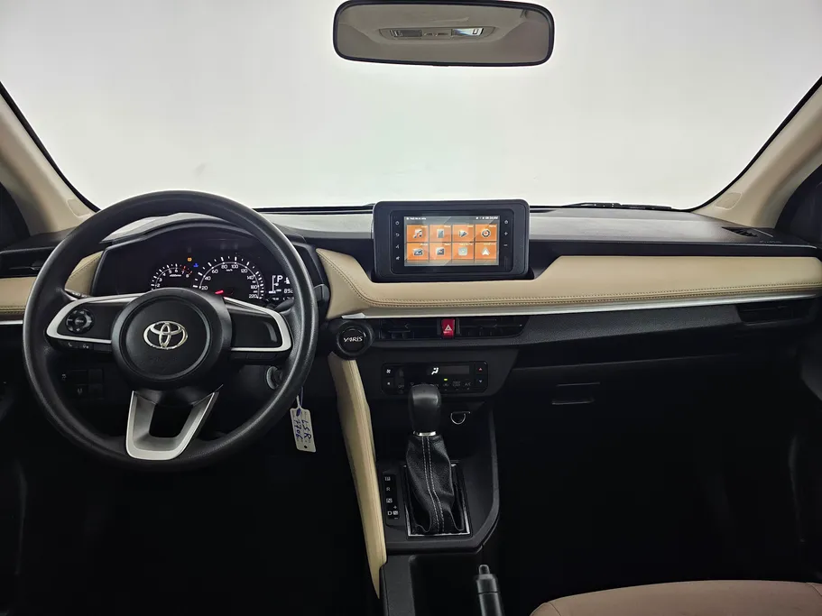 2023 Toyota Yaris  Y 