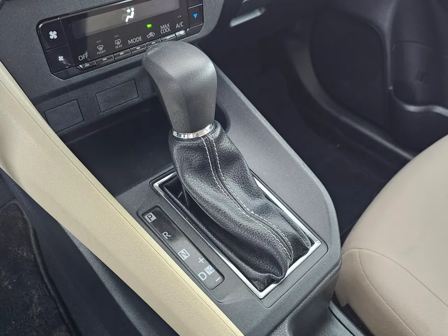 2023 Toyota Yaris  Y 