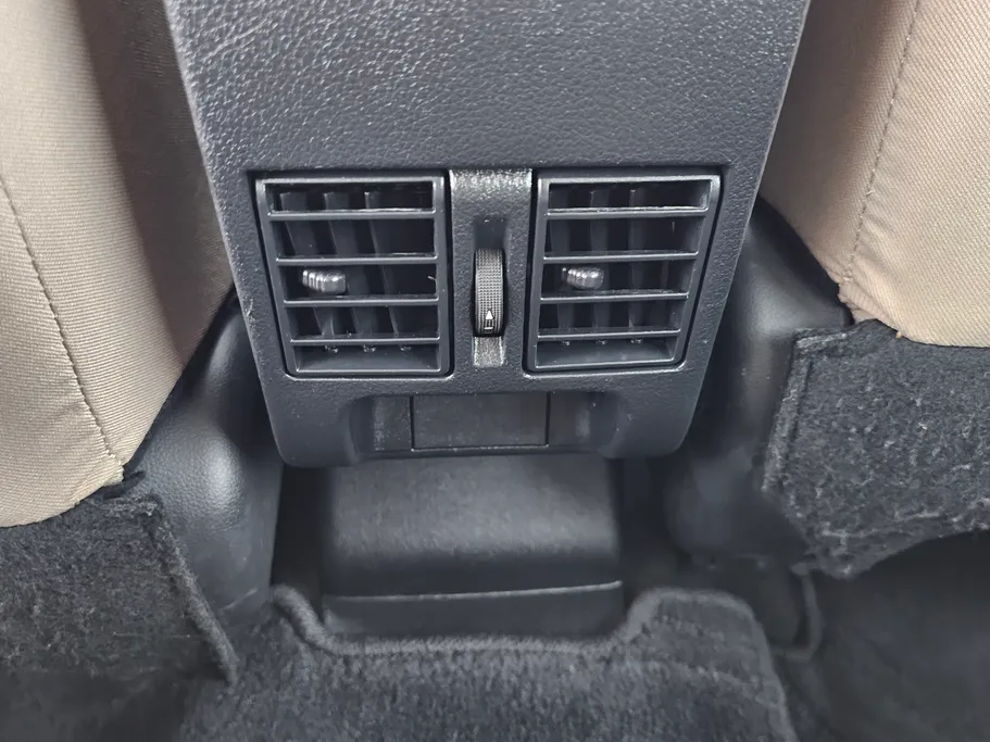 2023 Toyota Yaris  Y 