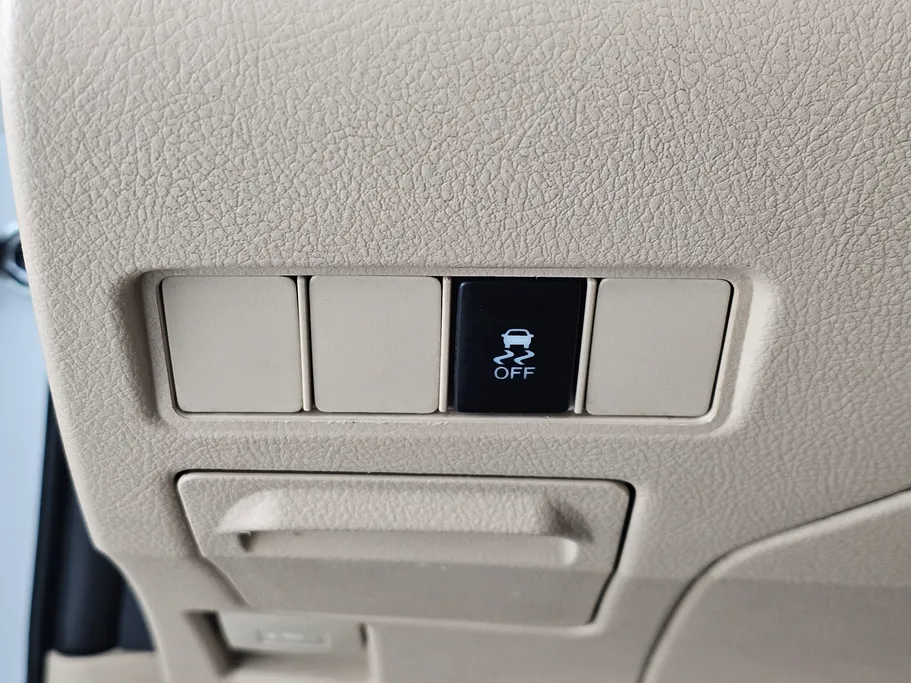 2022 Toyota Yaris  Y 