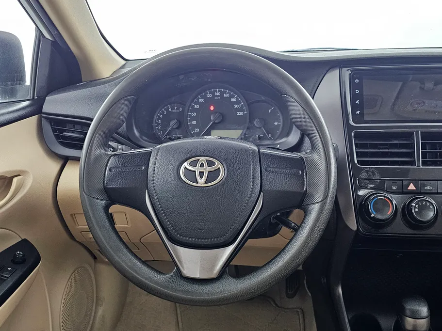 2022 Toyota Yaris  Y 