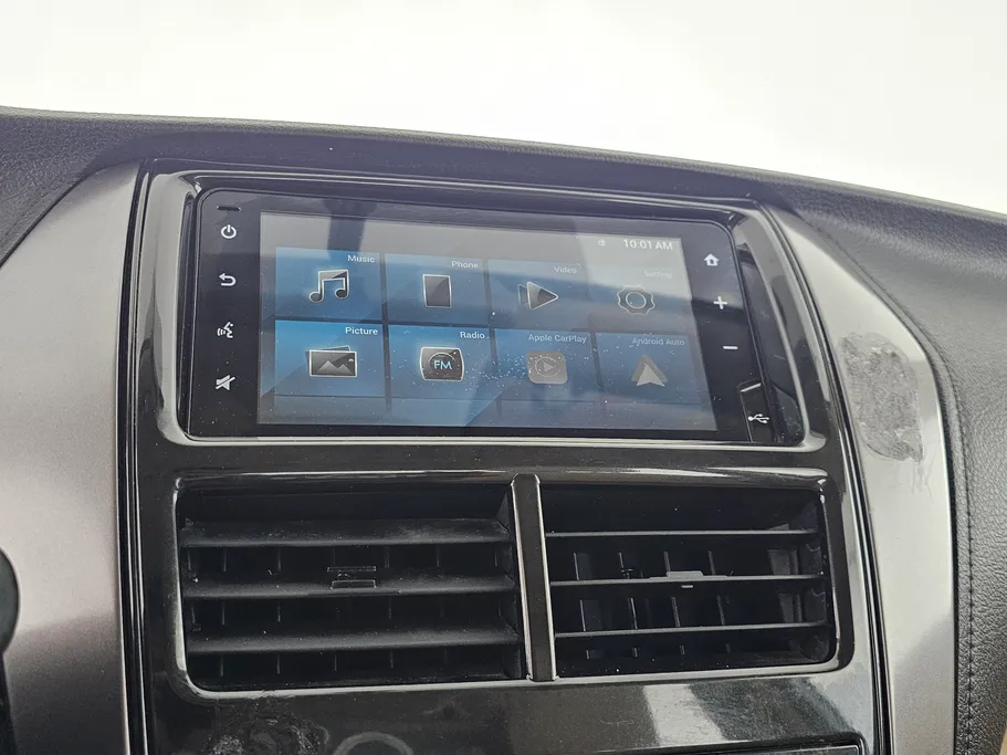 2022 Toyota Yaris  Y 