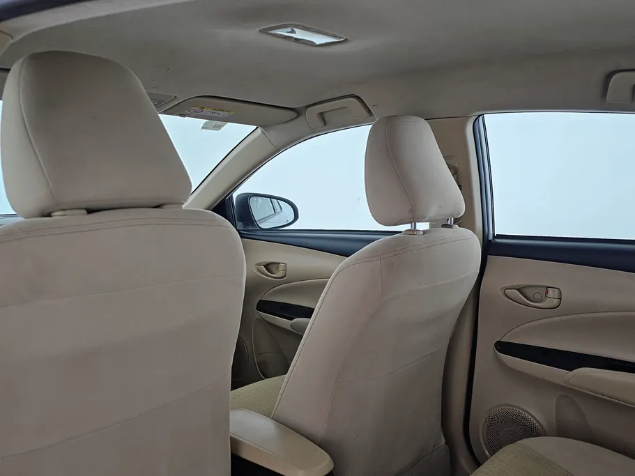 2022 Toyota Yaris  Y 