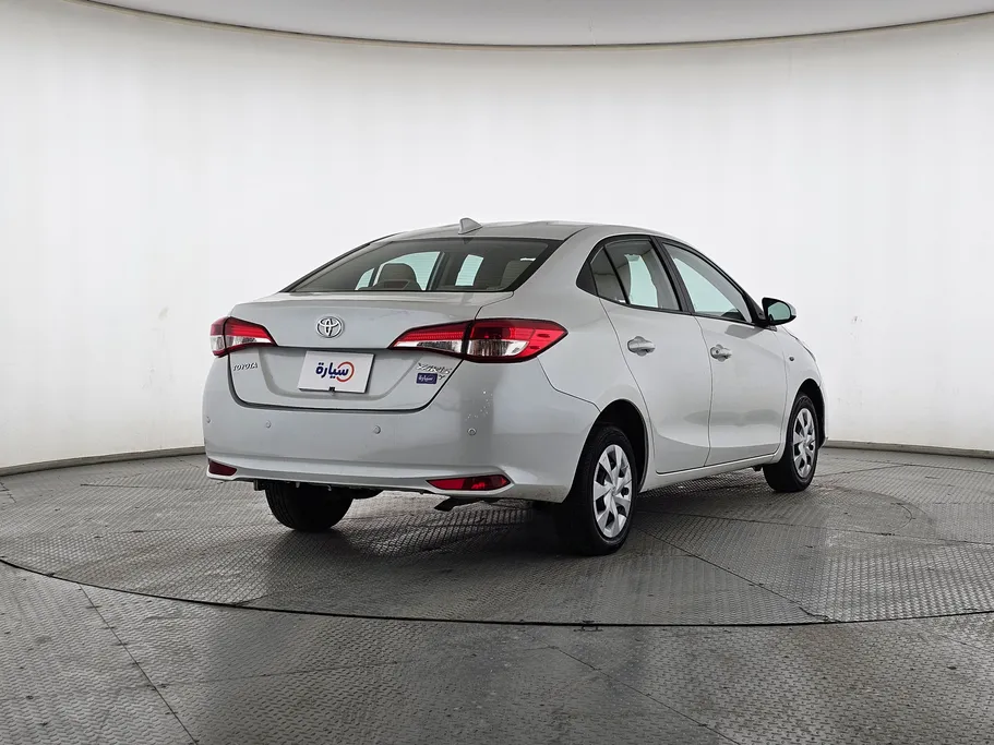 2022 Toyota Yaris  Y 