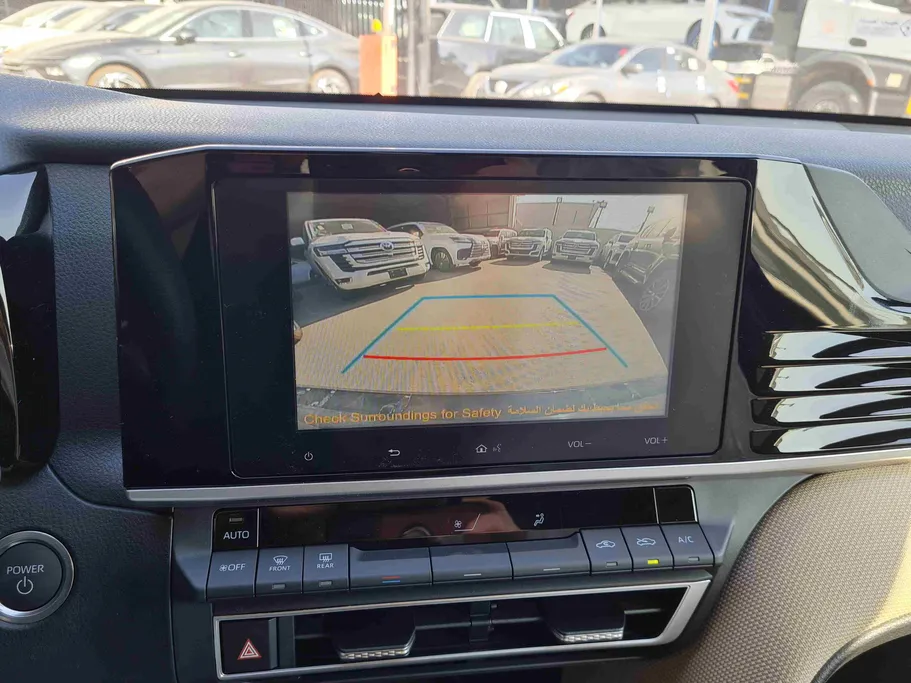 تويوتا كامري E HEV 2026 