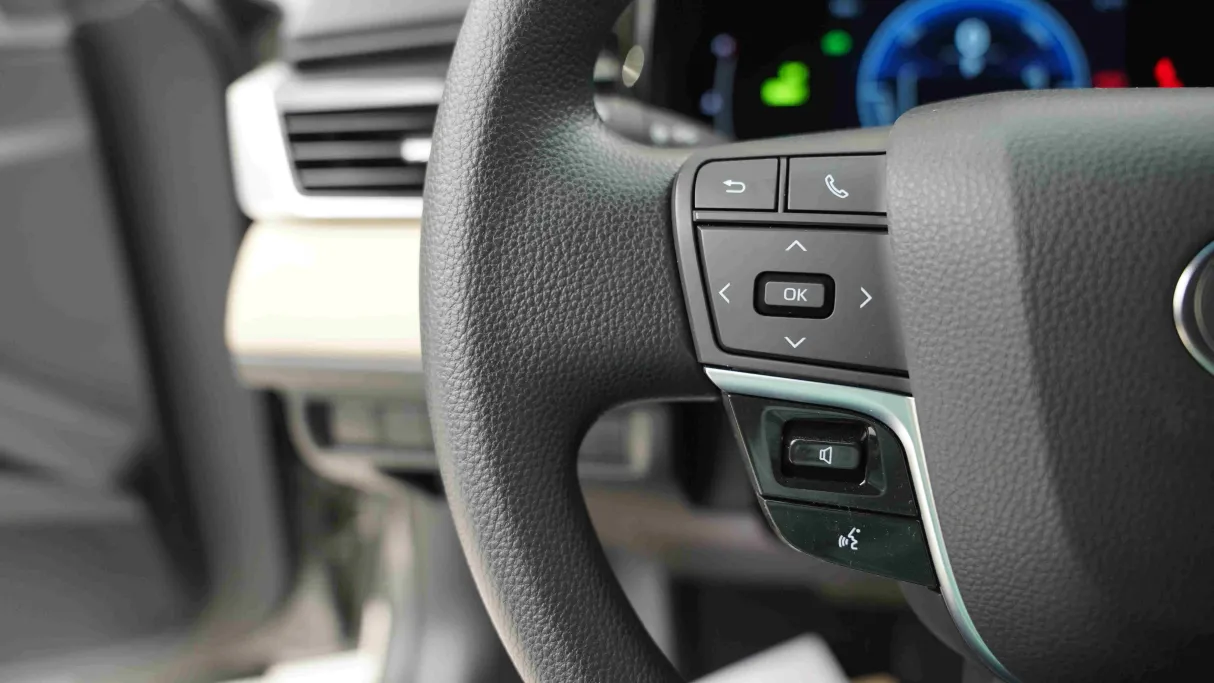 تويوتا كامري E HEV 2026 