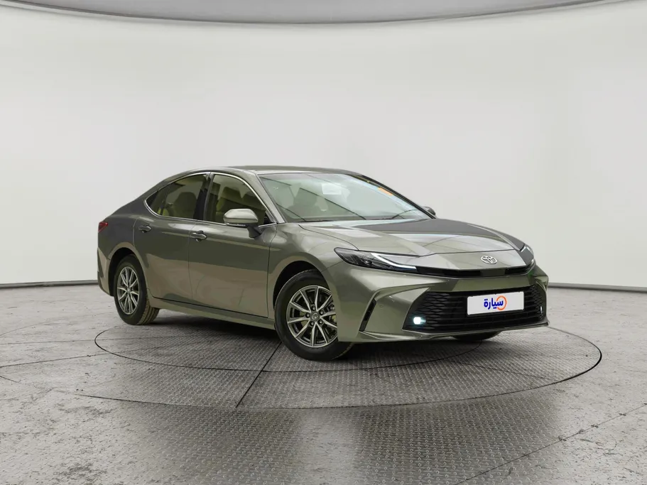 تويوتا كامري E HEV 2026 