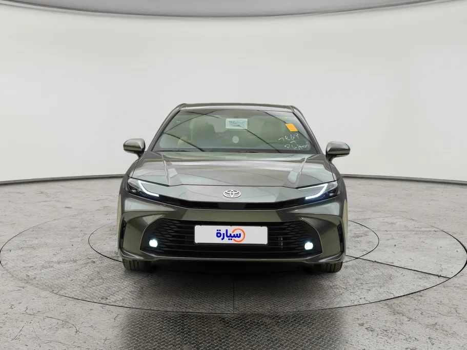 تويوتا كامري E HEV 2026 