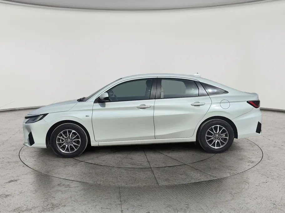 2023 Toyota Yaris  Y 