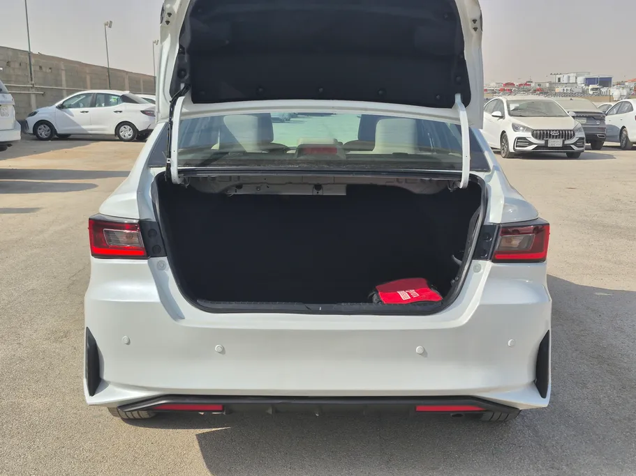 2023 Toyota Yaris  Y 