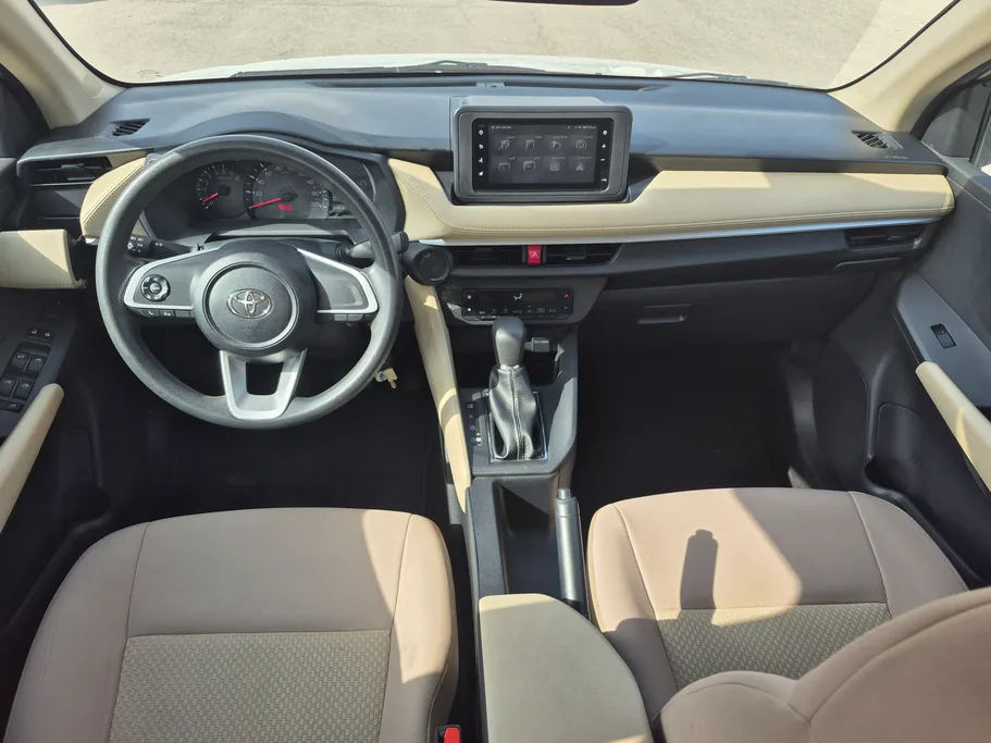 2023 Toyota Yaris  Y 