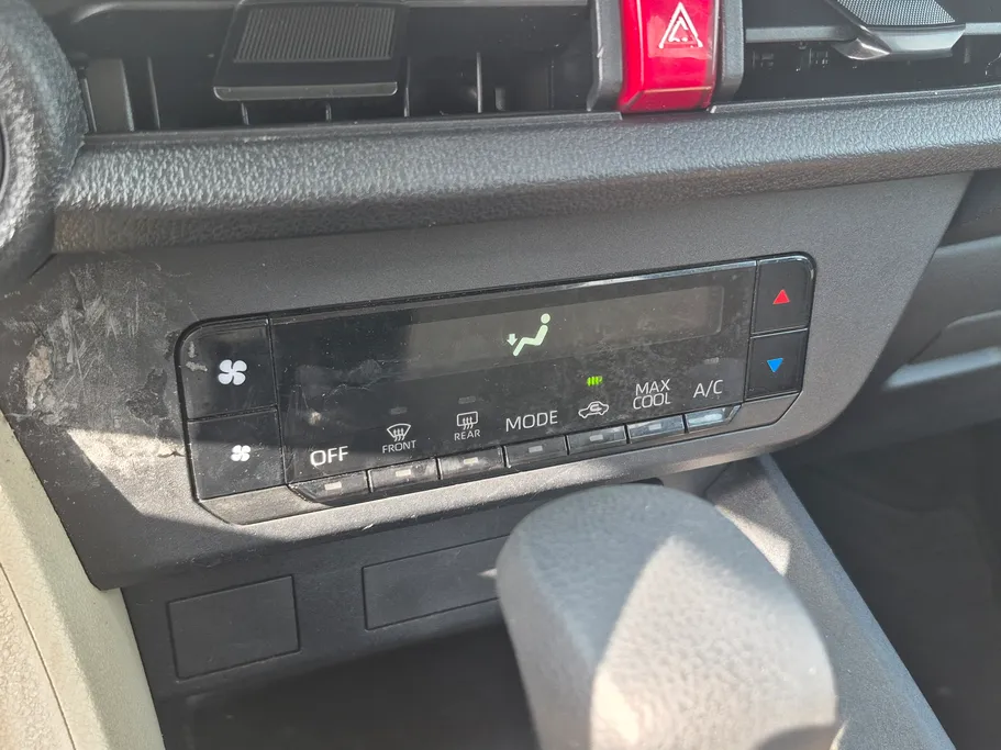 2023 Toyota Yaris  Y 