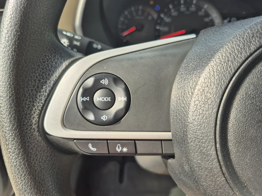 2023 Toyota Yaris  Y 