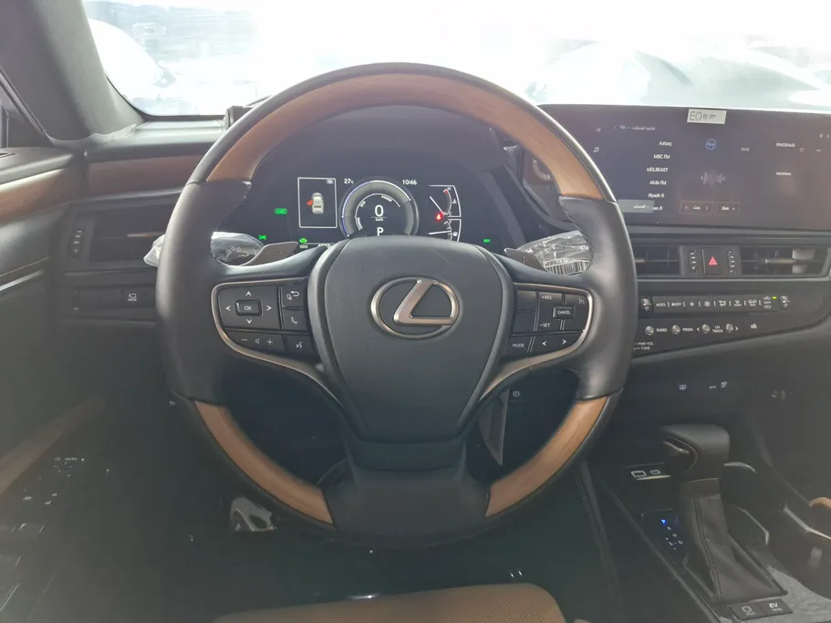 2025 Lexus ES 300 BH Hybrid Plus 